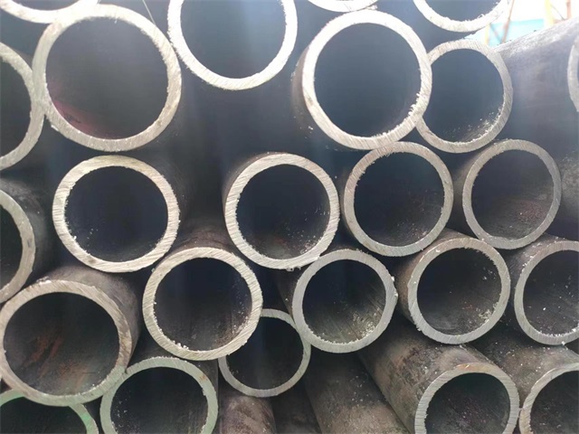 德宏10#结构用无缝钢管